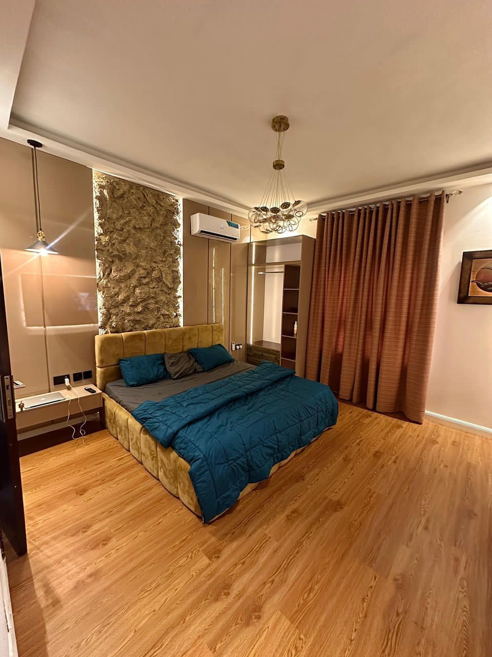 room-thumbnail